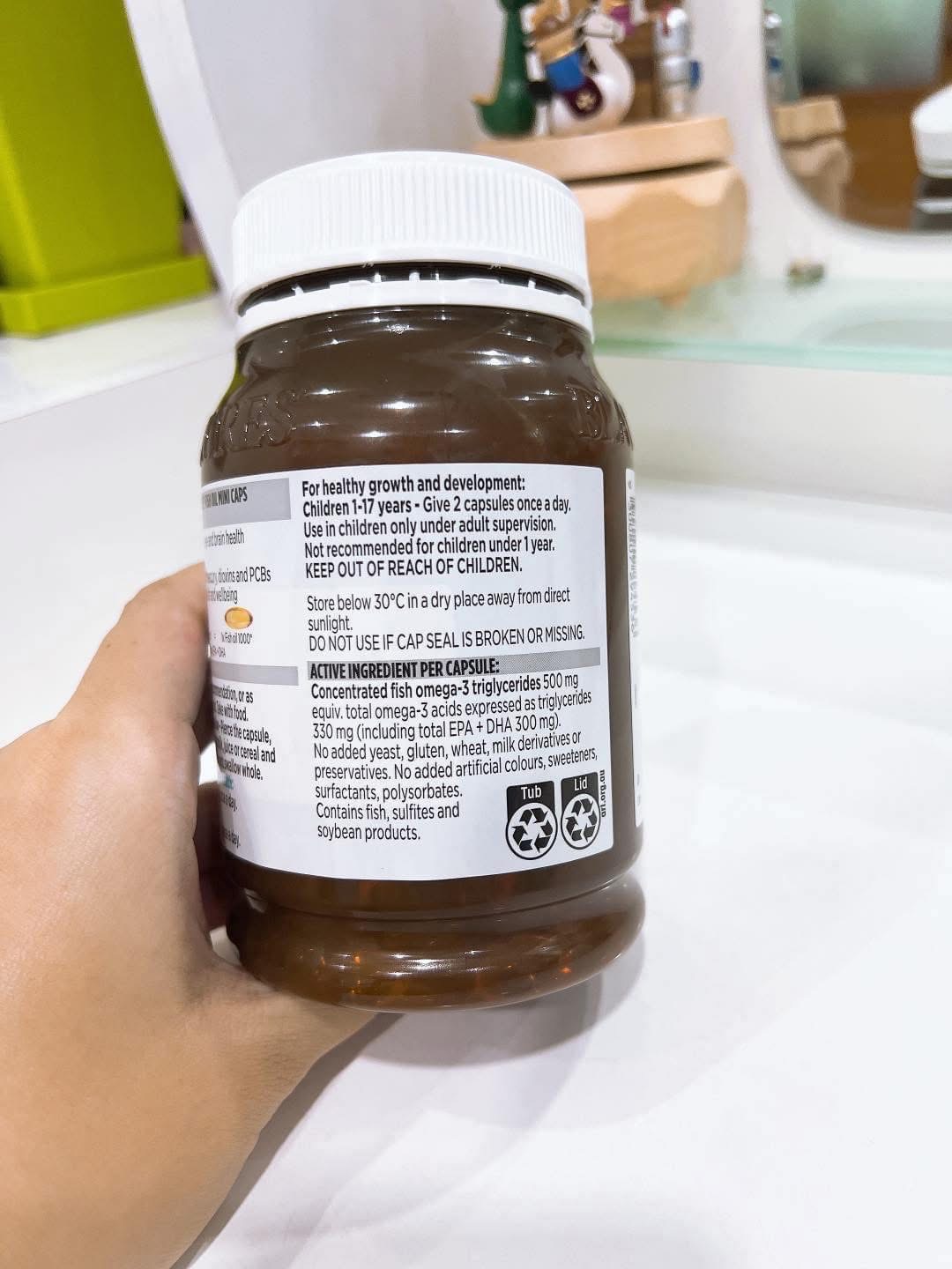 Blackmores Fish Oil Mini Caps 400 Capsules - Image 3