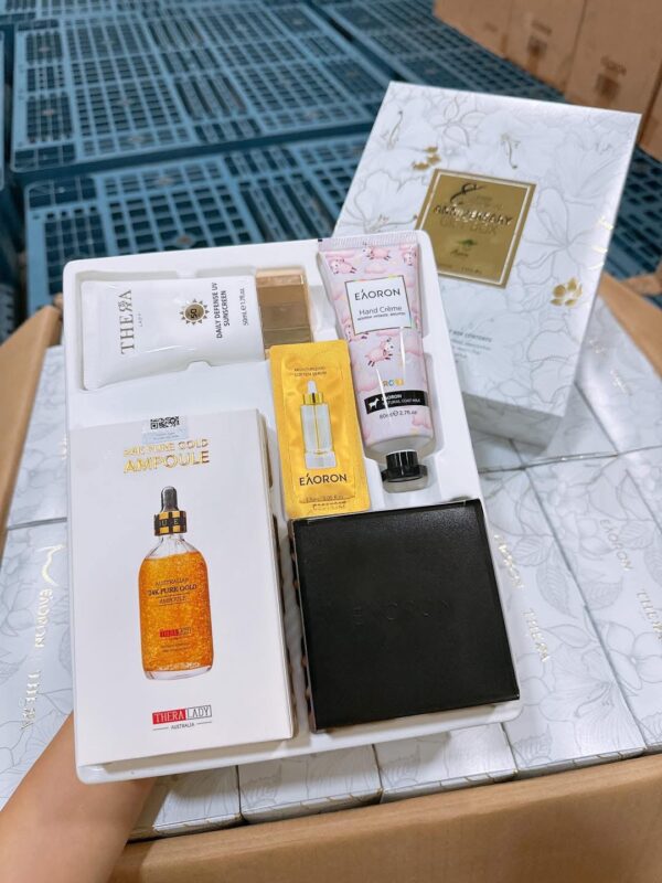 Aura 8th Gift Set With 24k Serum Set