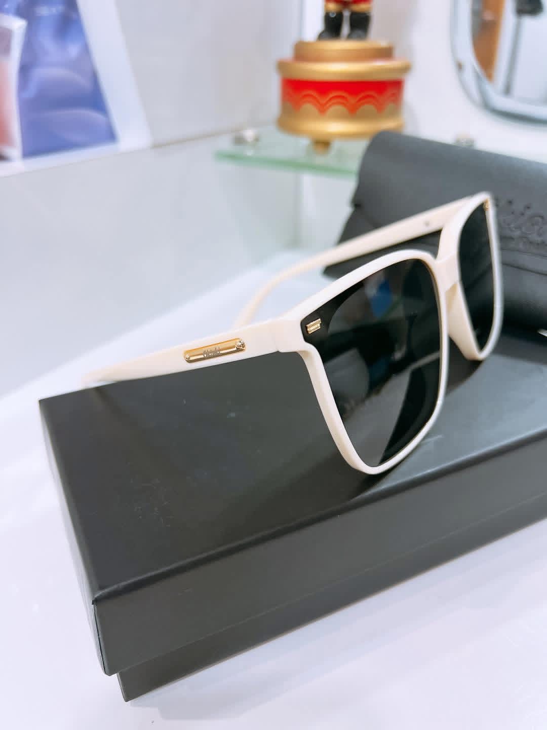 Okioki Sunglasses - Image 4